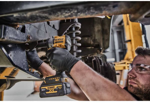 Гайкокрут ударний акумуляторний безщітковий DeWALT DCF923N