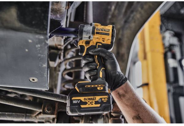 Гайкокрут ударний акумуляторний безщітковий DeWALT DCF923P2G