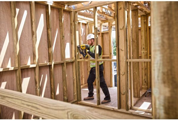 Пістолет цвяхозабивний акумуляторний безщітковий DeWALT DCN930N