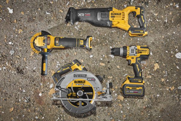Пила шабельна акумуляторна DeWALT DCS386T1
