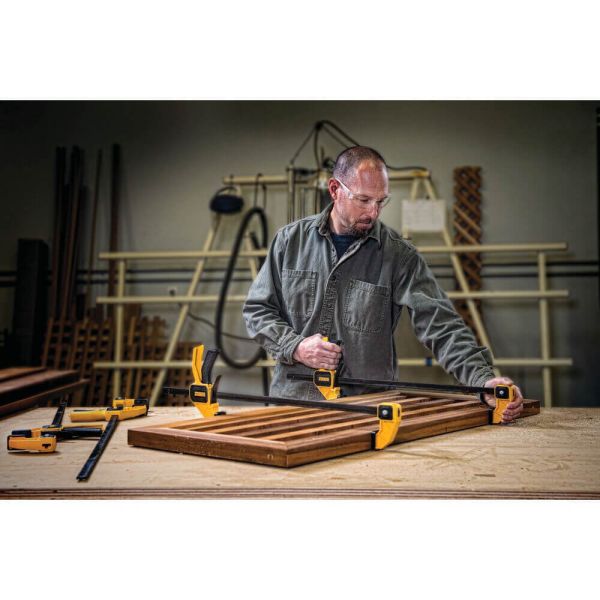 Струбцина L триггерна з максимальним зусиллям стиснення 135 кг DeWALT DWHT0-83194