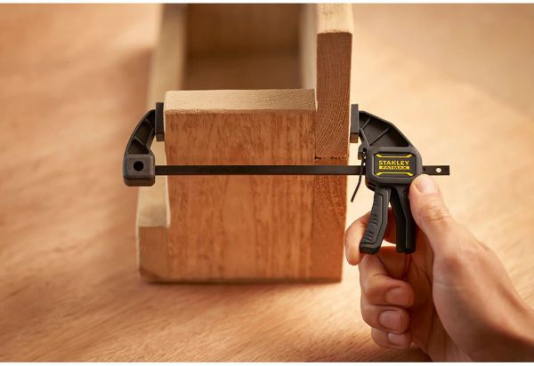 Струбцина FatMax S триггерная з максимальним зусиллям стиснення 15 кг STANLEY FMHT0-83231