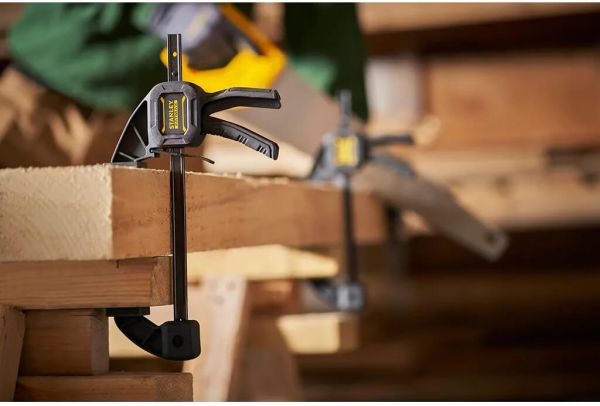 Струбцина FatMax М триггерная з максимальним зусиллям стиснення 45 кг STANLEY FMHT0-83232