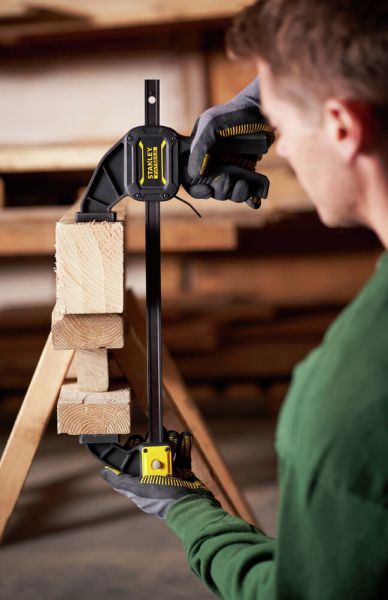 Струбцина FatMax L триггерная з максимальним зусиллям стиснення 135 кг STANLEY FMHT0-83236