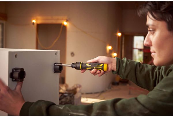 Бітотримач викруткового типу Speed Drive з заскочним механізмом і набором біт STANLEY FMHT62692-0