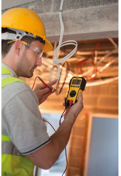 Мультиметр цифровий категорії САТ III STANLEY FMHT82563-0