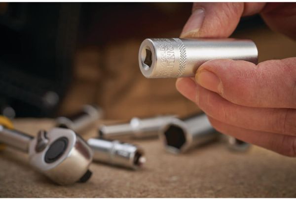 Головка 1/4 х 12 мм, з шестигранним профілем, висока, метрична. STANLEY FMMT17964-0