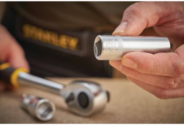 Головка 1/4 х 16 мм, з шестигранним профілем, висока, метрична. STANLEY FMMT17967-0