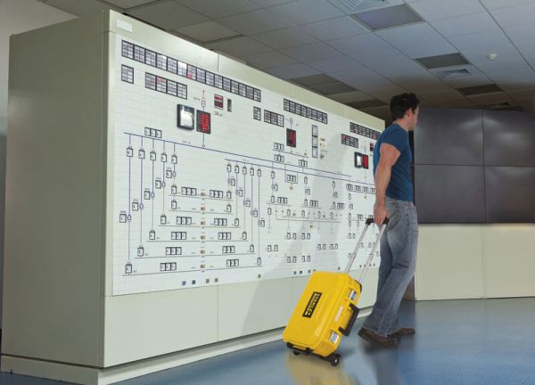 Ящик техніка FATMAX®, 540 х400 х 435 мм, армований скловолокном, оснащений колесами STANLEY FMST1-72383