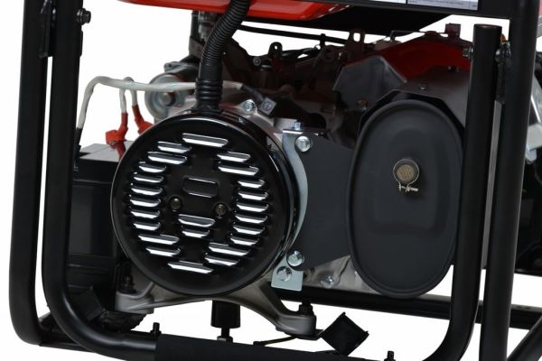 Генератор бензиновий трифазний HECHT GG 8000