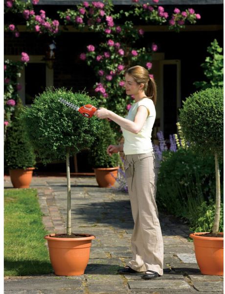 Кущоріз-ножиці акумуляторні BLACK+DECKER GSL700