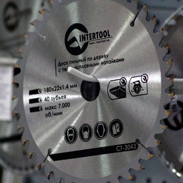 Диск пиляльний по деревині з твердосплавними напайками 180*22*1.5 мм, 40 зубів INTERTOOL CT-3043
