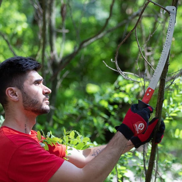 Ножівка садова вигнута 330 мм, з металевою ручкою, пластиковий чохол INTERTOOL HT-3146