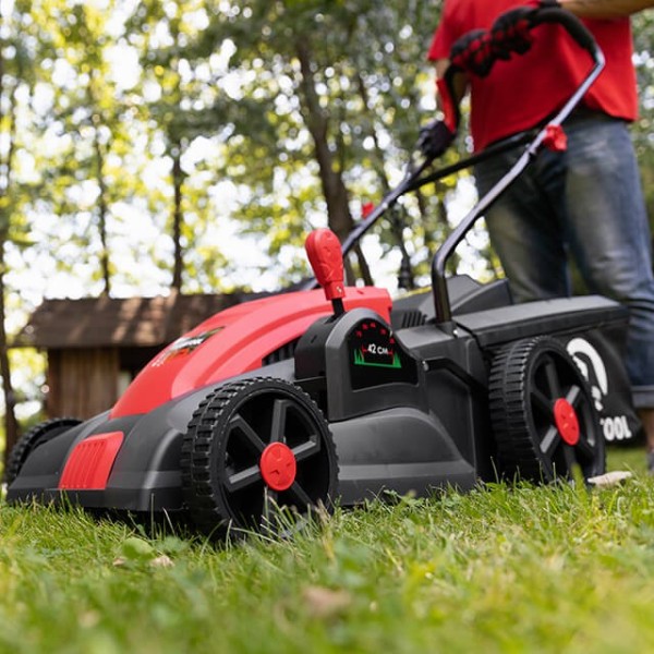 Газонокосарка електрична 1.8 кВт, 230 В~50 Гц, 2850 об/хв, ширина захвату 420 мм, висота зрізу 25-75 мм, контейнер 50 літрів STORM INTERTOOL WT-1201