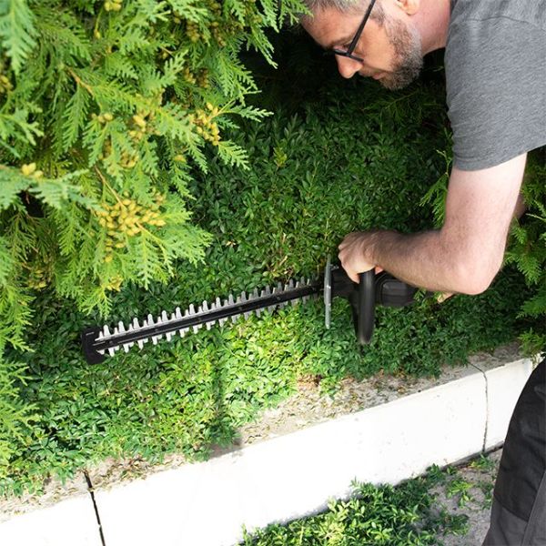 Кущоріз акумуляторний 20 В, 2000 об/хв, довжина шини 500 мм, діаметр зрізу 18 мм, леза 65 mn, без ЗП та АКБ, STORM INTERTOOL WT-9115