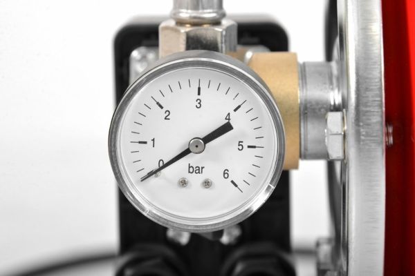 Насос поверхневий HECHT 3800