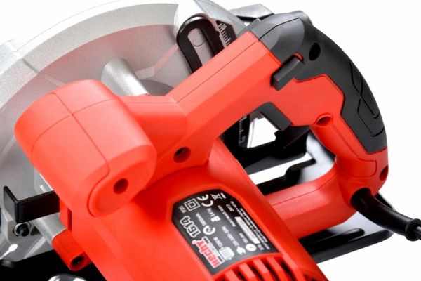 Пила циркулярна HECHT 1614