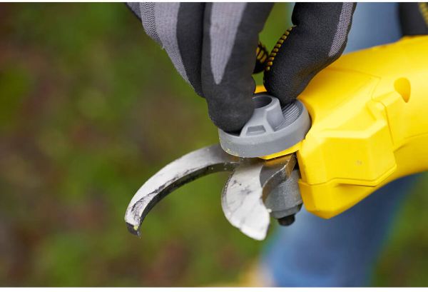 Ножниці садові - секатор акумуляторний STANLEY FATMAX SFMCPP32M1