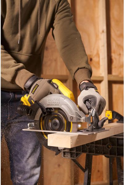 Пила циркулярна акумуляторна STANLEY FATMAX SFMCS550M2K