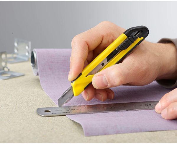 Ніж з висувним сегментним лезом шириною 9 мм STANLEY STHT0-10264