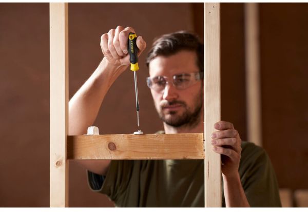 Викрутка Cushion Grip довжиною 100 мм з жалом, що розширюється під шліц SL 5.5 STANLEY STHT16146-0