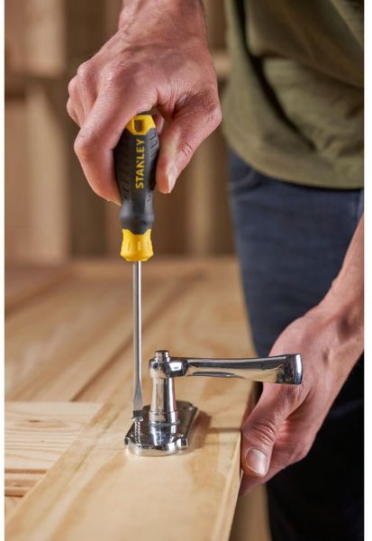 Викрутка Cushion Grip довжиною 100 мм з жалом, що розширюється під шліц SL 5.5 STANLEY STHT16146-0