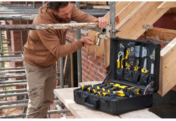 Набір інструментів з 142 предметів STANLEY STMT98109-1