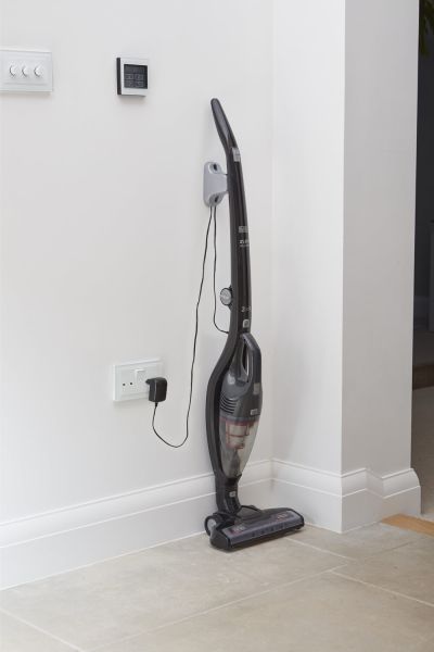 Пилосос акумуляторний (електровіник) BLACK+DECKER SVB620JW