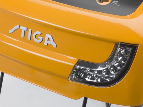 Підмітальна машина бензинова самохідна STIGA SWS600GE