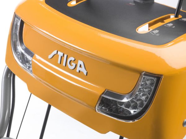 Підмітальна машина бензинова самохідна STIGA SWS800GE