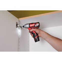 Гвинтокрут акумуляторний 1/4" HEX MILWAUKEE, M12 BID-202C, 112Нм, (+ зар.пристрій, 2 акум.X 2Аг, кей