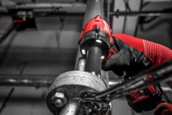 Гайковерт высокомоментный MILWAUKEE 1/2" (339 Нм) MILWAUKEE M18 FUEL FIW2P12-502X с фиксацией пином