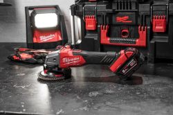 Шліфмашина кутова акумуляторна MILWAUKEE, M18 ONEFSAG125XB-0X, діаметр125мм (HDкейс)