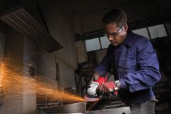 Шліфмашина кутова MILWAUKEE 150 мм AGV 15-150 XC 4933433250 1550 Вт (+ кабель, рукоятка, зах. кожух,