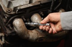 Головка хромована з магнітом 3/8'' MILWAUKEE, для свічок запалювання, 16мм