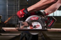 Пиляльний диск для циркулярної пилки 165X5/8X2,2X4D MILWAUKEE - 1шт.