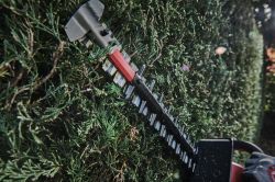 Кущоріз акумуляторний лезо 60 см M18 FHET60-0 MILWAUKEE (без акумулятора і зарядного пристр.)