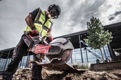 Каска захисна BOLT100™ вентильована для промислового альпінізму чорна MILWAUKEE