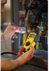 Мультиметр цифровий категорії САТ III STANLEY FMHT82565-0